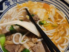 -鑫花溪牛肉米粉(东环大润发店)