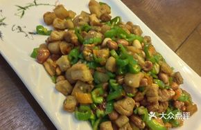 Spicy Chili with Pork Lard Crumbs