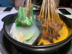 鸳鸯锅-钢管厂五区小郡肝串串香(通锦桥店)