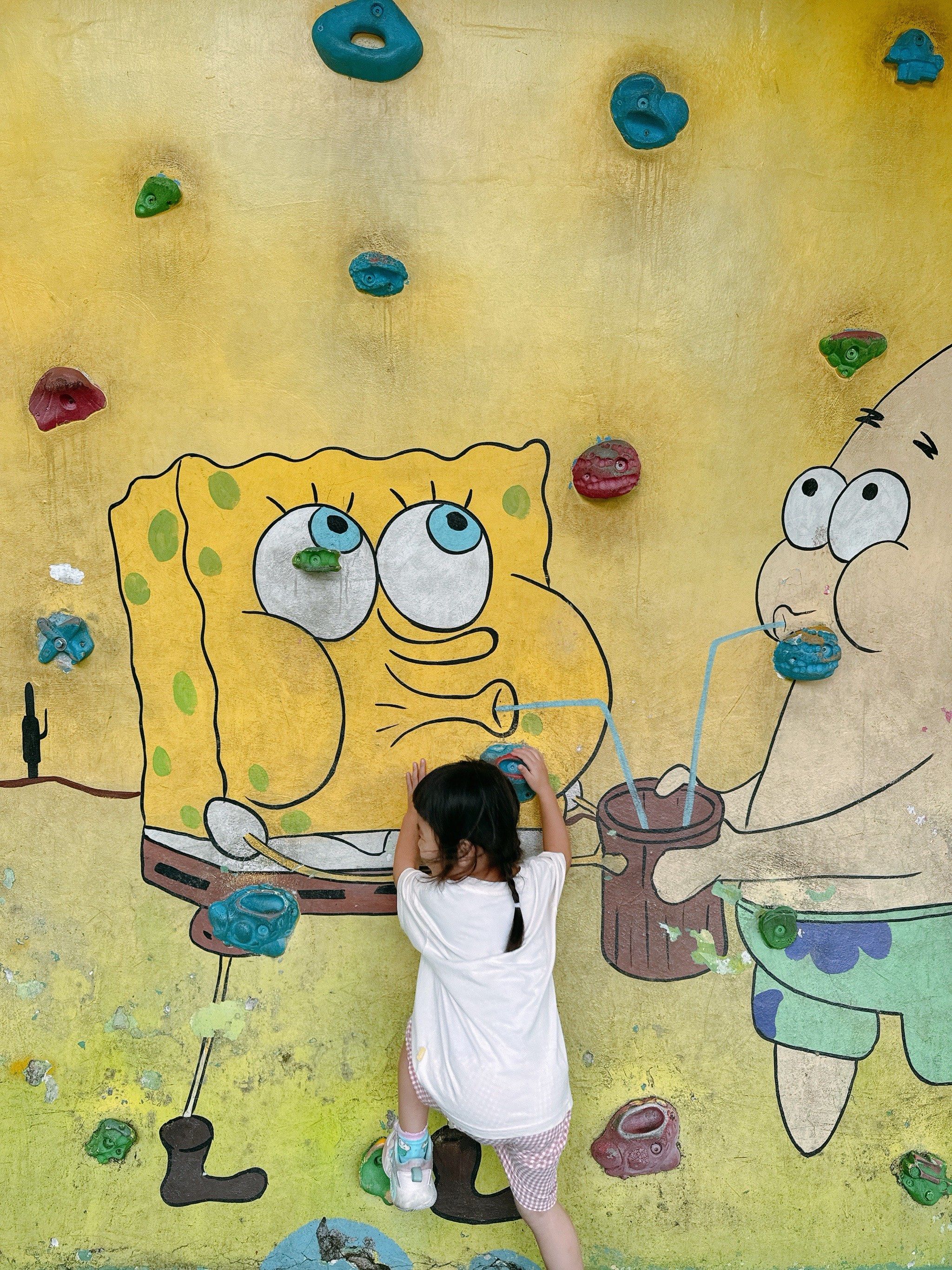 秋天去爬海绵宝宝涂鸦墙‼️免费玩