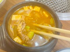 -明洞阿姨·韩式酱蟹烤肉·创意料理(三元桥店)