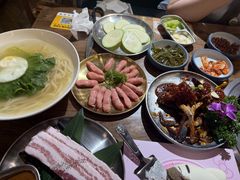 -明洞阿姨·韩式酱蟹烤肉·创意料理(三元桥店)