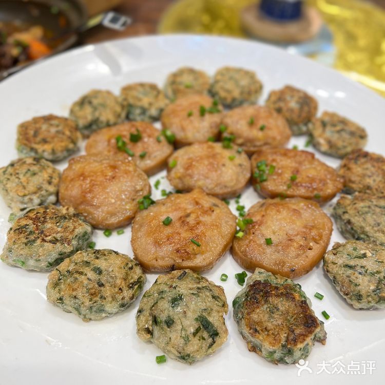 私人订制饭堂，又可以唱k，很正的一个聚餐地方