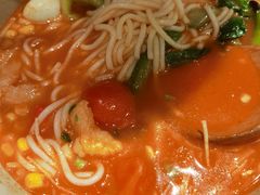 版纳番茄酸汤鱼米线-刀小蛮半只鸡过桥米线(家乐福四元桥店)