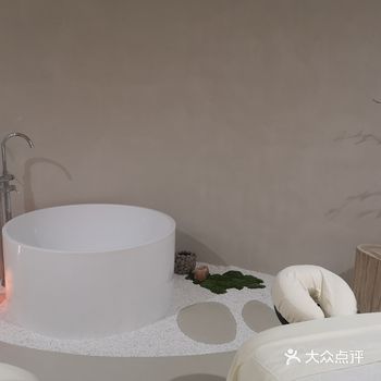 选了好久，最终还是选择了“颂境”，果然没让我失望