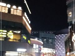 -宝龙城(杭州滨江店)