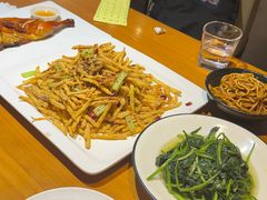 -莲餐厅·湖北菜·潜江小龙虾店(愚园路店)