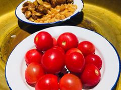 -沪小二炭火蛙锅(淮海中路美食不夜城店)