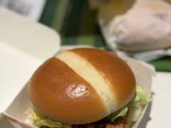 -麦当劳(上海虹桥站30B检票口楼上)