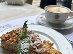 -Majestic Café