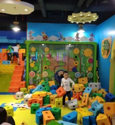 -太空学院儿童娱教乐园(中华广场店)