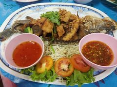蒜蓉炸鱼-陳妈妈泰国菜