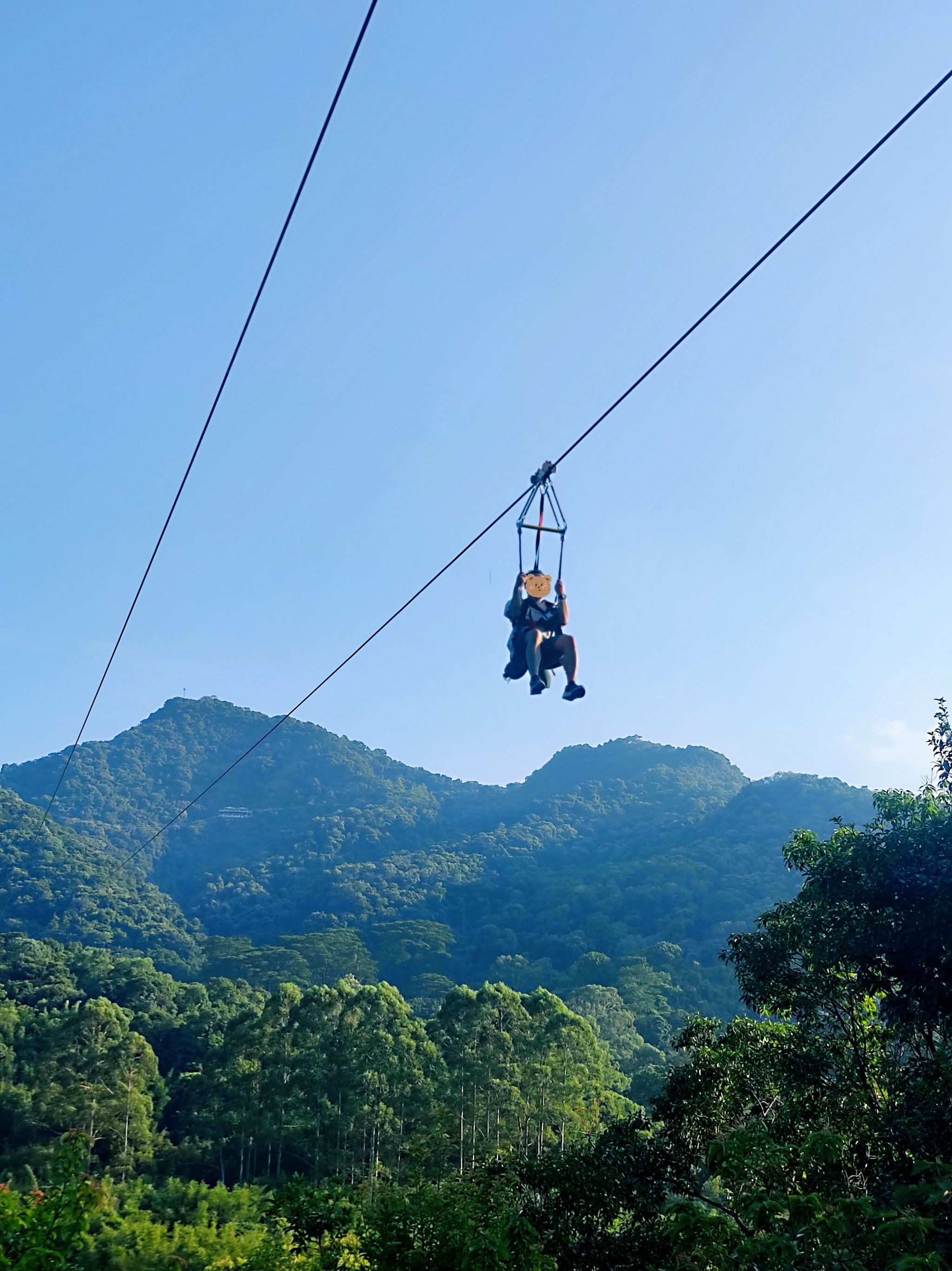 平时来白云山都只是爬爬山看看山里的风景,想不到白云山还能有飞索