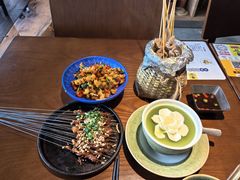 -包整·丝娃娃(一览甲秀楼风景店)