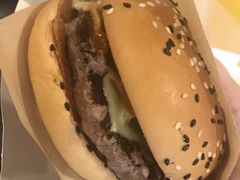 意式黑醋烧烤风味安格斯厚牛堡-麦当劳(明湖店)