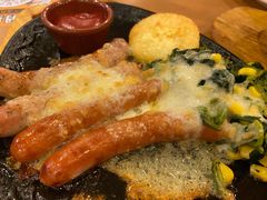 烤肠配肉饼-萨莉亚意式餐厅(国展天虹店)
