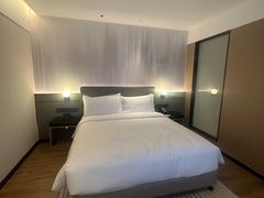 -上海南京路步行街假日酒店