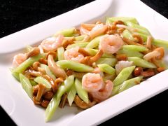 青瓜虾仁滑子菇-睿柏云酒店-餐厅