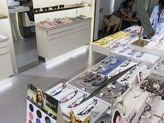 -视野联行眼镜·德国蔡司镜片·法国依视路·韩国凯米(温江店)