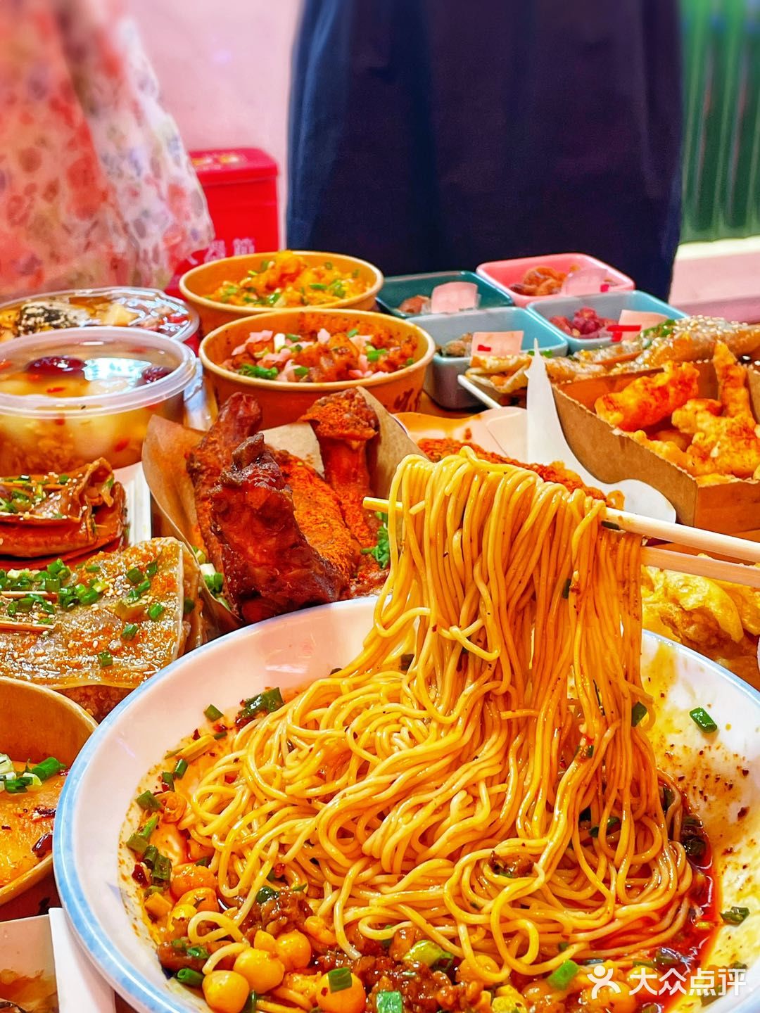 本地人推荐美食广场 八一好吃街 特色美食一条街