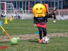 -Riverside河畔少儿足球培训(前滩店)