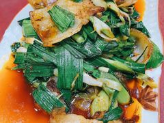 蒜苗回锅肉-易老妈蹄花.特色川菜(人民公园总店)