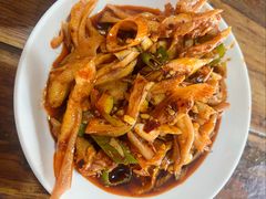 凉拌无骨鸭爪-元通黄豆花