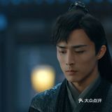 此时，苏伏在院中撑伞出现，告诉萧颂他来接冉颜