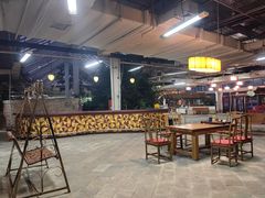 -红栌温泉山庄生态美食餐厅