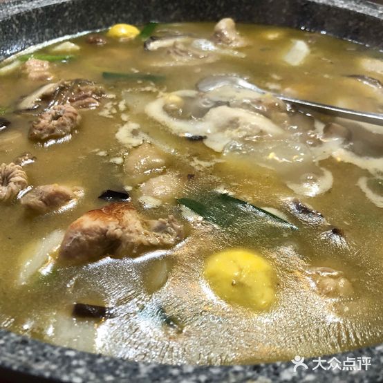 小银都煨好的鸡汤