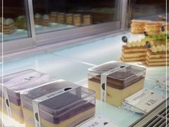 面包甜点陈列柜-BanCake·法式千层·拿破仑專門店