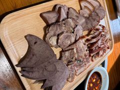 -老天桥酱肉烧饼夹肘子(天桥店)