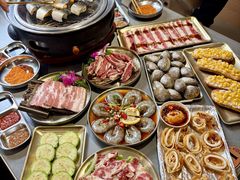 -围炉肉舍•炭烤活鳗•丹东海鲜烤肉(步行街店)