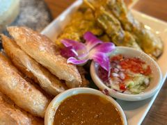 -Chom Cafe and Restaurant