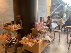 零售区-星巴克臻选(济南恒隆店)