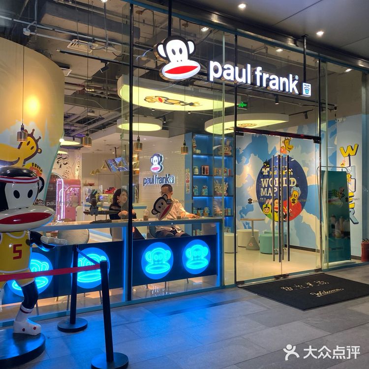 上层是现打的芒果汁，加上顶层清甜的奶盖