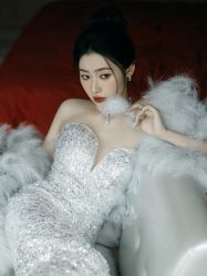 点击看大图 -Renee芮亦婚纱
