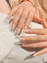 -悦指间美甲美睫
