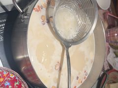 -尚尚仙·酸汤猪手·猪肚鸡火锅(华联万柳购物中心店)