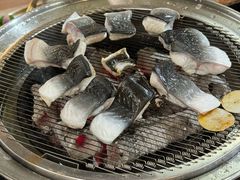 -围炉肉舍•炭烤活鳗•丹东海鲜烤肉(步行街店)