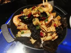 -蓝尊量贩(黄河路店)
