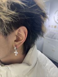 -AI艾耳·专业手工耳洞·穿孔美学馆