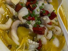 -渝是乎酸菜鱼(龙旗购物中心店)