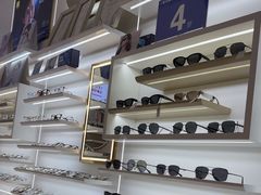 -美式眼镜·授权蔡司.依视路.尼康.豪雅.明月(南翔印象城店)