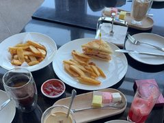 -亚龙湾喜来登·美景台大堂吧