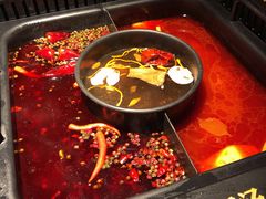 -老牌坊云南鱼豆花火锅(哈西万达店)