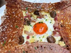 鸡蛋蘑菇熏肉荞麦可丽饼-RAC BAR(安福路店)