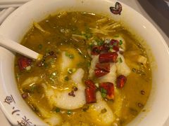 -渝是乎酸菜鱼(龙旗购物中心店)