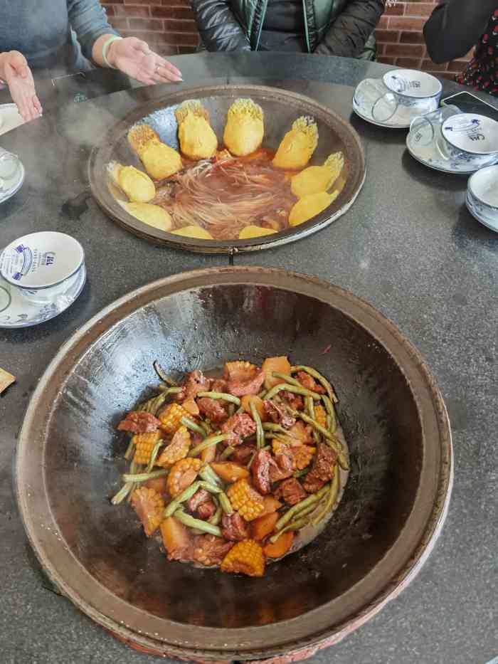 柴火锅,很香,但是水蒸气问题没有得到解决.