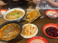 -爆炸头阿姨小四川正宗川味小吃(无任何分店)